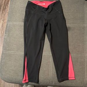 Fitted workout capri’s